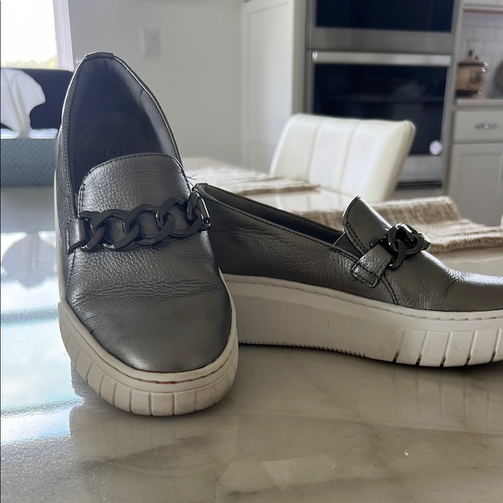 Naturalizer Gray Leather Loafers
